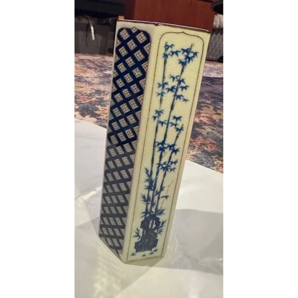 OMC hexagonal vase MCM blue white Chinoiserie Classic traditional